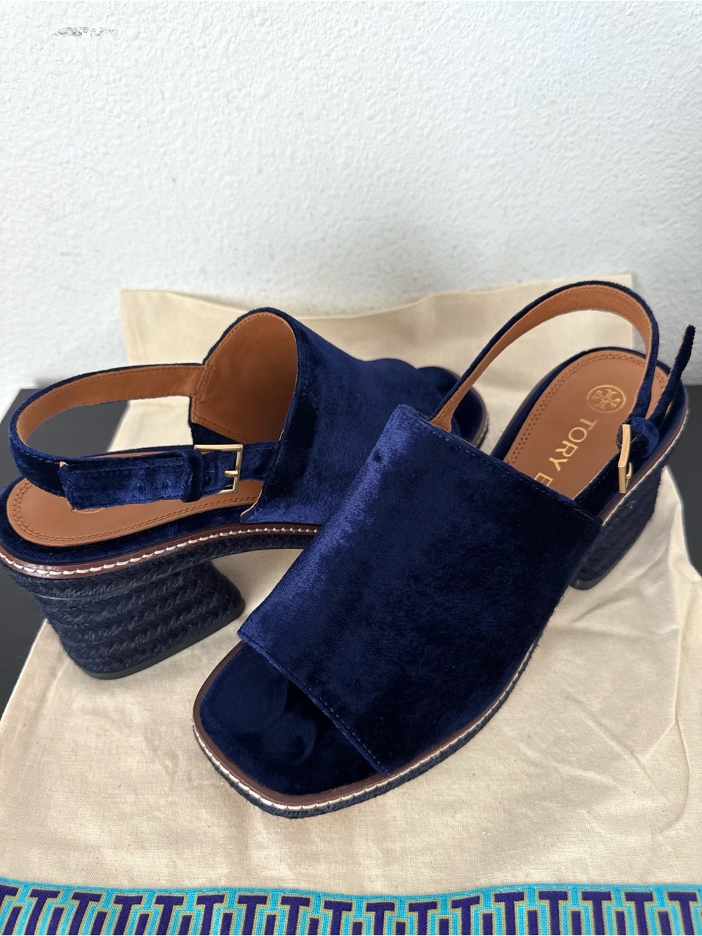 EUC Tory Burch Navy Royal Blue Velvet Slingback Block Heel Espadrille Sandals